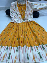 Load image into Gallery viewer, IKKAT COTTON KURTI WITH CONTRAST OVER COAT