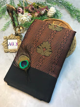 Load image into Gallery viewer, AKC VaallaiPattu Sarees