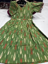 Load image into Gallery viewer, HANDMADE IKKAT COTTON KURTI With MIDDLE BUTTONS