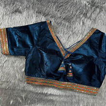 Load image into Gallery viewer, HEAVY VELVET BRIDAL BLOUSE