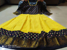 Load image into Gallery viewer, Madurai Sungudi All over Zari checks Fabric & banarasi jacord cotton combo - Sheetal Fashionzz