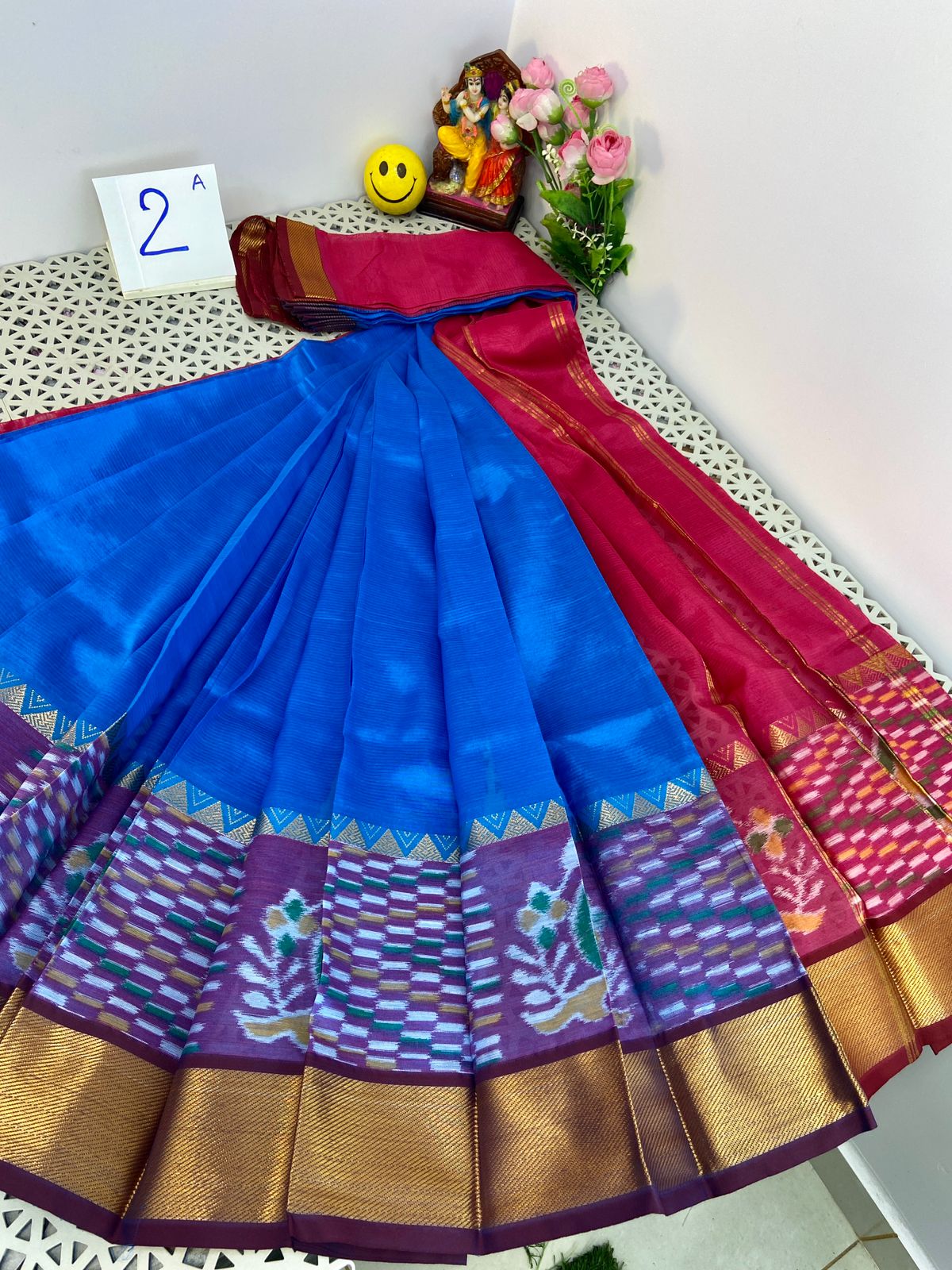 Ikkat Pure Silk Sarees /pochampally Ikkat Pattu Sarees/ Handwoven Pure Silk  Sari at Rs 8500.00 | Pochampally Silk Saree | ID: 2849057433388