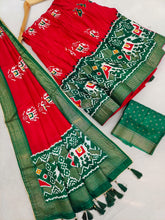 Load image into Gallery viewer, Mangalagiri Sico Pattu Patola Print Readymade Lehenga, Blouse
